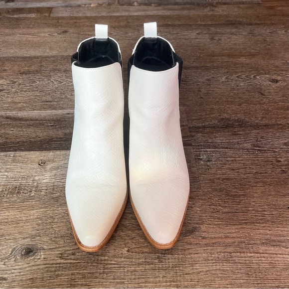 MM Pointed Toe Ankle Booties with Wooden Heel - White - Picture 5 of 12